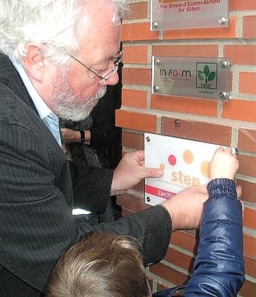 Die Elbkinder-Kita im Henriette-Herz-Ring mit der STEP-Plakette